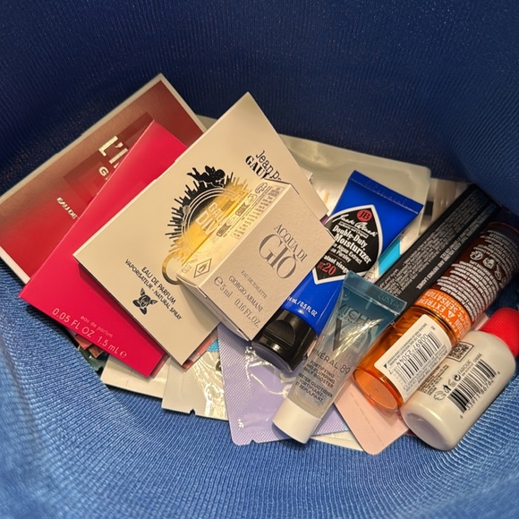 NWT 22 Pc Beauty Makeup Perfume Haircare Skincare Travel Sz Sample & Beauty Bag - Picture 10 of 14